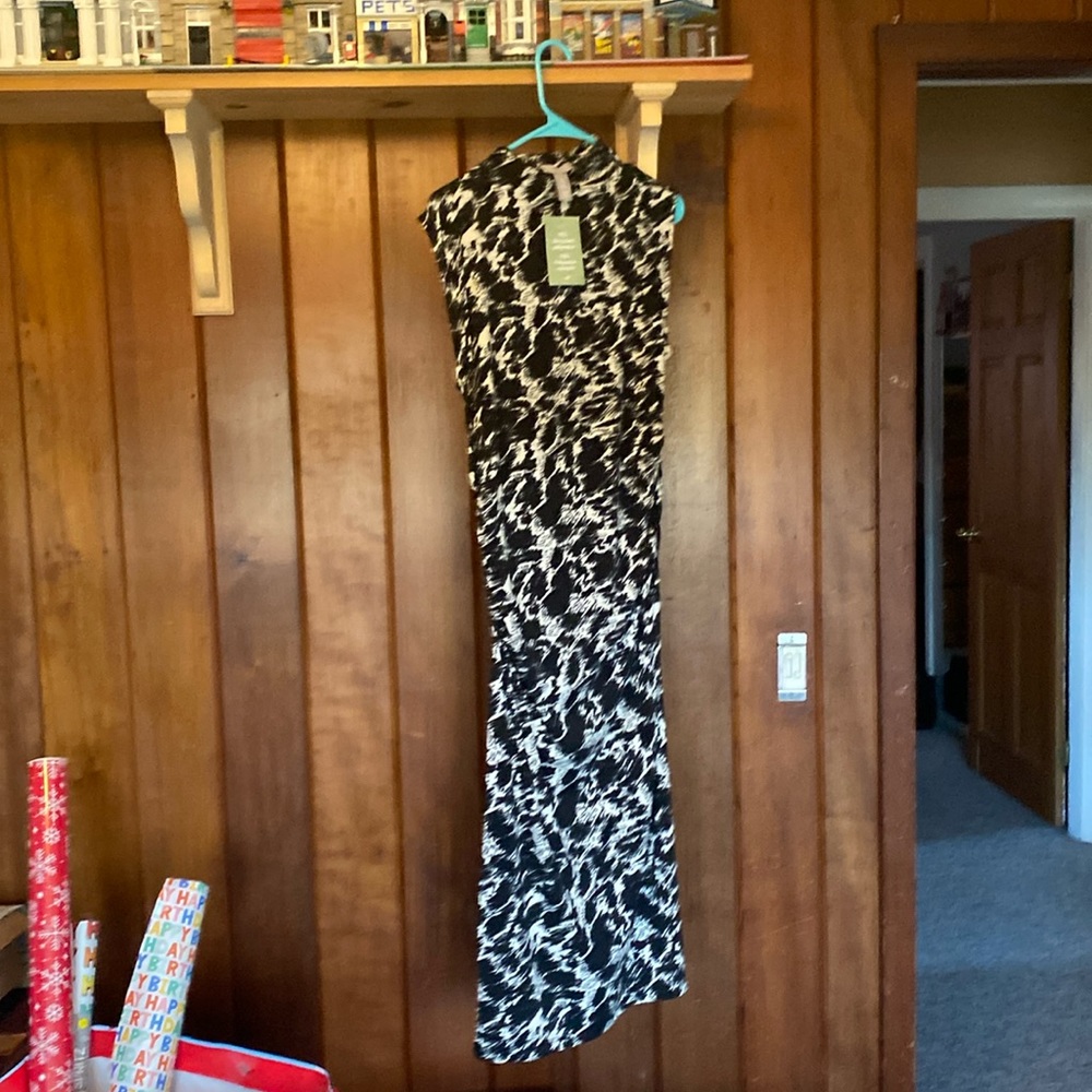 New H&M dress … never worn!!! Perfect for work or a night out !!!